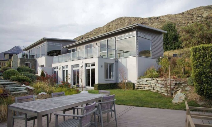 Kelvin Heights House | Alpine Lake Home Summ