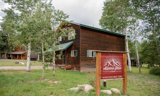 Lazy Acres House | Alpine Star Lodge - Roam Property Management