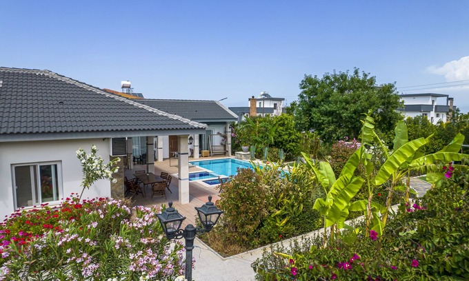 Karavas Villa | Alsancak Luxury Villa with Private Pool and Jacuzzi