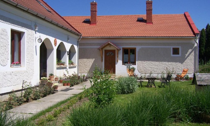 Nemesvamos House | Also-Kuti Vendeghaz
