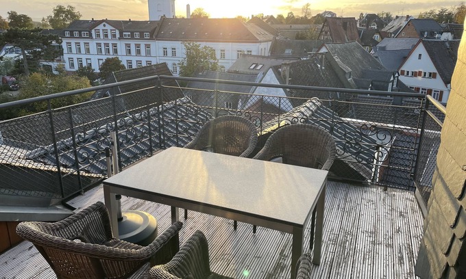 Mainz-Bingen Apartment | Alta Villa - Exclusive vacation apartment with roof terrace in the old town of Eltville