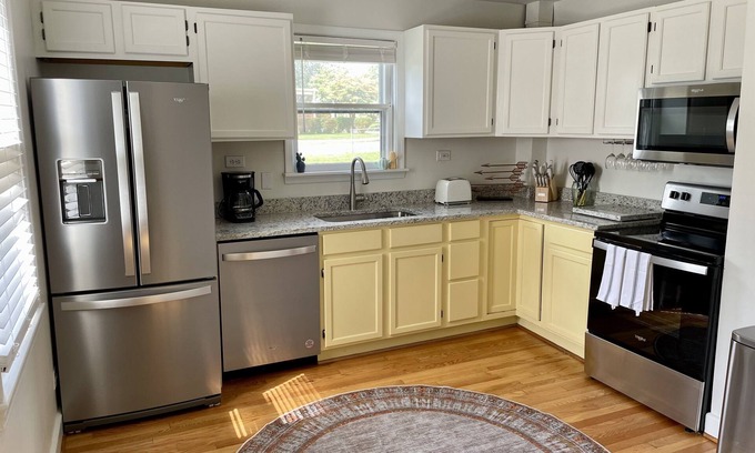 Belmont House | Altavista House - Renovated, Charming, & Walkable