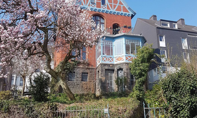 Wuppertal Apartment | Altbauwohnung in Gründerzeitvilla