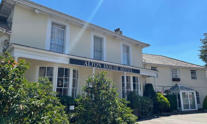 Alton Hotel | Alton House Hotel
