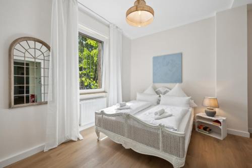 Bad Kreuznach Apartment | Altstadt Apartment am Wasser mit Parkplatz und riesigem Garten