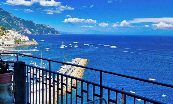 Pogerola Villa | Amalfi Detached Seafront Villa 🏡 Solarium ☀️ Terrace/BBQ ❤️ Walk to Beach 🏖️