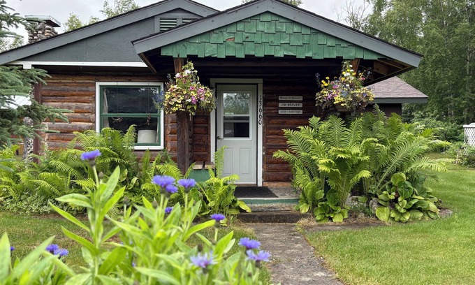 Talkeetna Cabin | Amazing 2-bedroom cabin in downtown Talkeetna