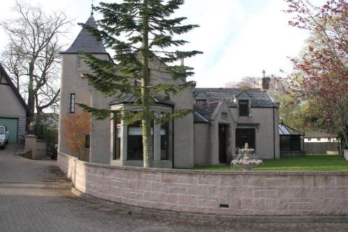 Westhill House | Amazing 4 Bed Scottish Baronial Style House