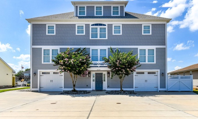 Keen-Wik On the Bay House | Amazing 5BR 6.5BA Home with a Private Pool, Ready for Making Family Memories!