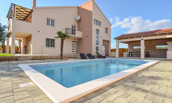 Pirovac Apartment | Amazing apartment in Kasic with WiFi
