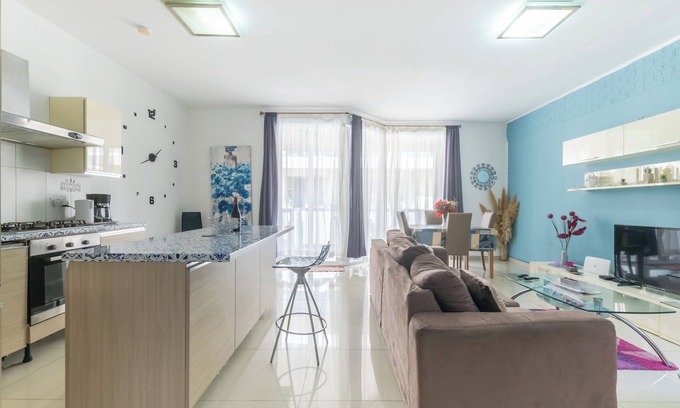 St. Paul's Bay House | ☆Amazing Apartment w/side sea view☆ 1