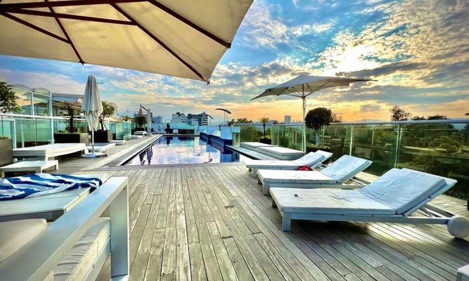 La Condesa Apartment | Amazing Balcony Park view Condo. Rooftop heated pool.Condesa/Roma norte District