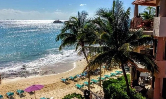 Centro Condo | Amazing Beachfront Condo with Pool and Beach - Luna Encantada G2