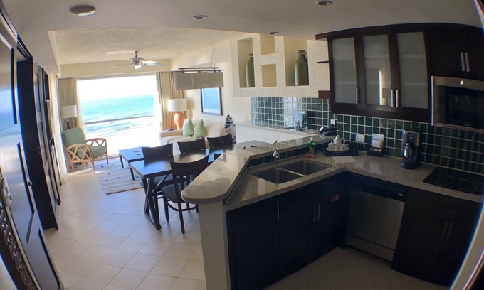 Zona Hotelera Condo | Amazing Beachfront Condo In the best location in Cancun XMAS & NEW YEARS