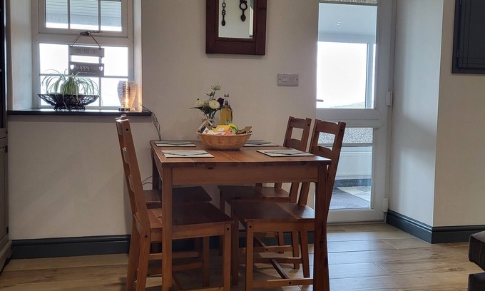 Llanllyfni Other | Amazing coastal and sunset views