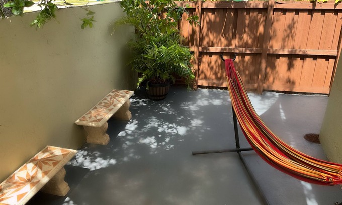 Ludlam House | Amazing & cozy Duplex near Zoo Miami