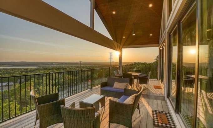 Lago Vista House | Amazing Hill Country Views - Austin Lake Travis - Lago Vista TX
