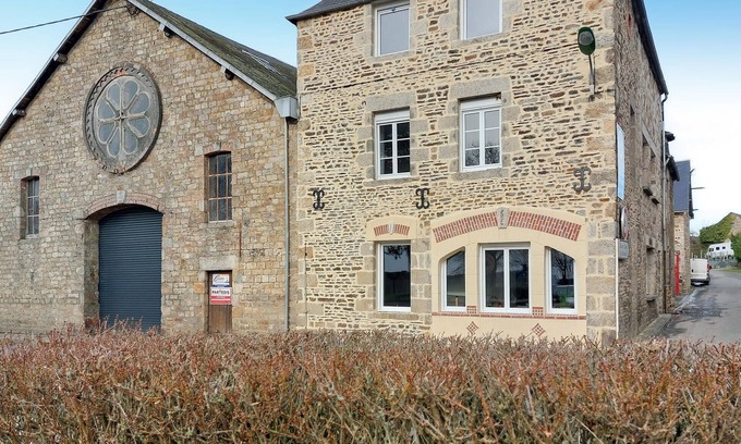 Neuilly-le-Vendin House | Amazing home in Neuilly le Vendin