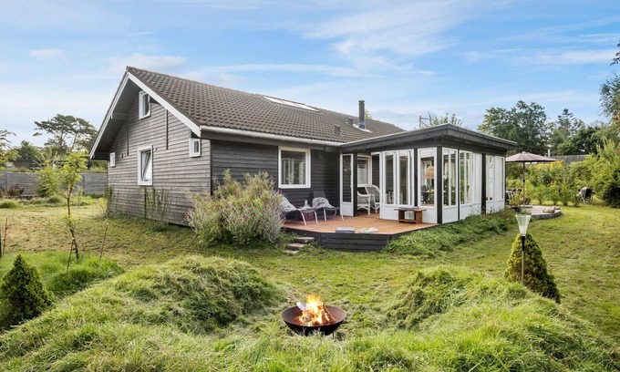 Smidstrup Strand House | Amazing home in Gilleleje with kitchen