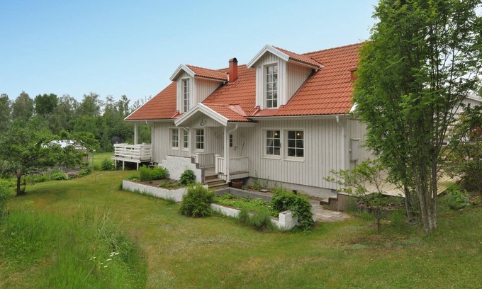 Kristinehamn House | Amazing home in Kristinehamn with WiFi