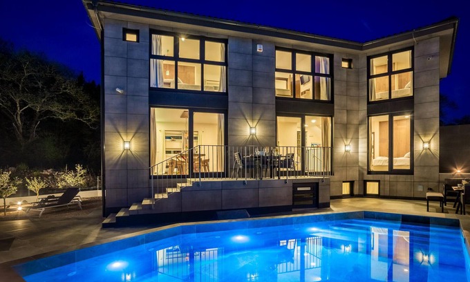 Zidarici House | Amazing home in Malinska