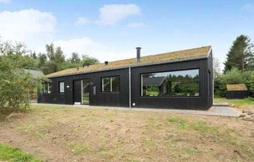 Funder Kirkeby House | Amazing Home In Silkeborg With Kitchen