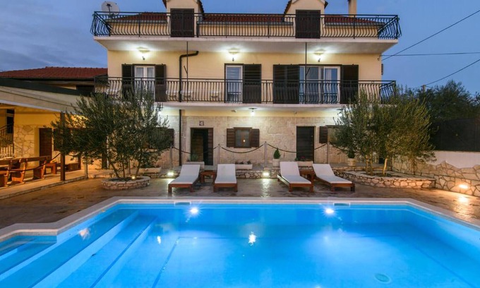 Podumci House | Amazing home in Unesic with WiFi