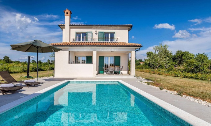 Zminj House | Amazing home in Zminj