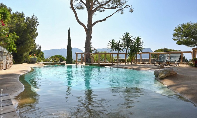 Cassis Villa | amazing house with a panoramic view in front of the sea and lagoon swiming pool