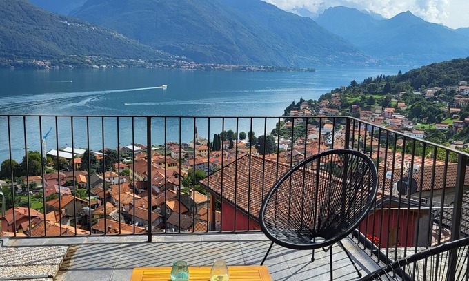 Calozzo Apartment | Amazing Lage View Apartment With Pool and 2 Terraces
