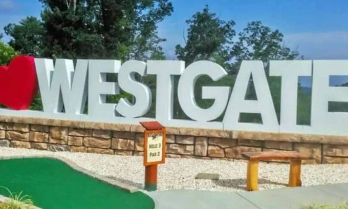 Gatlinburg Villa | Amazing large 2-bedroom villa atop the mountain. Sleeps 8, water park included.