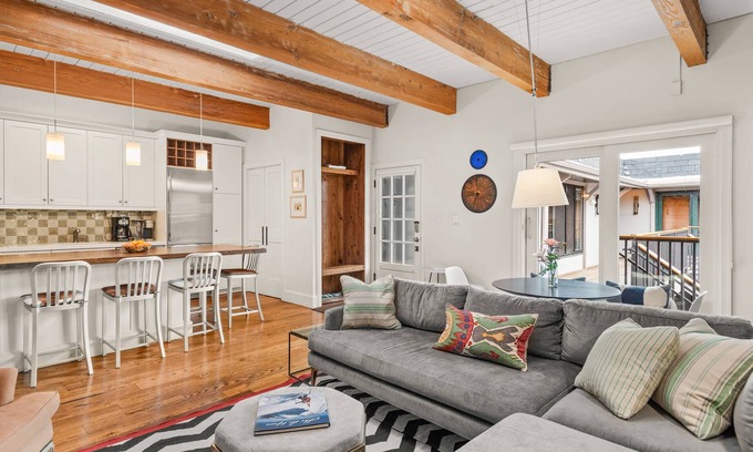 Aspen Condo | Amazing Location - Just Steps To Aspen Mtn, Restaurants, Shops & Nightlife. W/D, FP, AC In Bedrooms