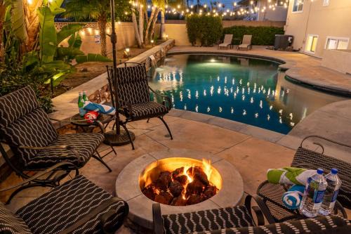 Southeast Anaheim House | Amazing Modern Pool House near Disneyland