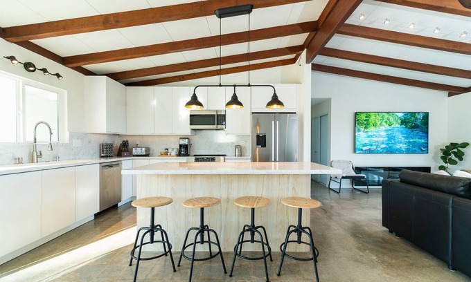 Canoga Park Villa | Amazing Mountain and Valley Views - 3 King Beds, Tesla Charger, Sauna