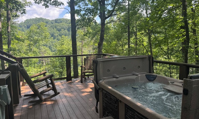 Gatlinburg - Pigeon Forge Cabin | Amazing Mtn View, Secluded, hot tub, pool, 4 Miles to Pigeon Forge,