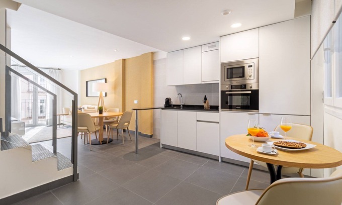 Barrio de La Latina Apartment | Amazing new duplex for 4 (Latina Toledo atico III)