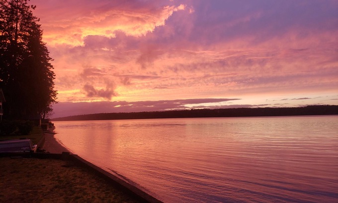 Tillicum House | Amazing Oceanfront Getaway! Recently Activated on VRBO