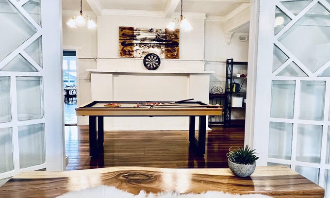 Hawthorn East Villa | Amazing Period King beds Villa with Charming Rumpus in inner east city