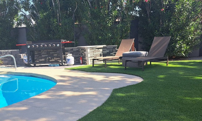 Rancho Oakey House | Amazing Pool, Spa, and Outdoor Entertainment Center