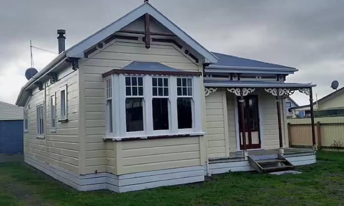 Lake Ferry Cottage | Amazing recently renovated cozy cottage, oozing both character and comfort.