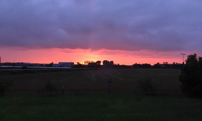 Summerside House | Amazing sunrise and sunsets, 10 minute walk to shore of Malpeque Bay.