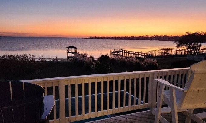 Kitty Hawk House | Amazing Sunsets & Luxury - Soundfront Pet Friendly Oasis w/Elevator & Hot Tub