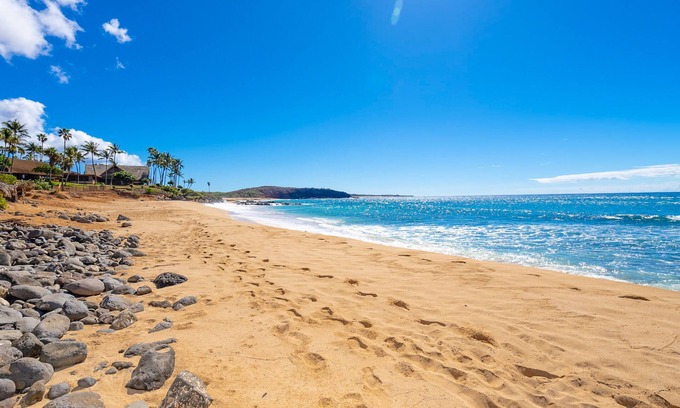 Maunaloa Condo | Amazing Tropical Condo w/Shared Pool, Private Washer/Dryer, Free WiFi, Lanai