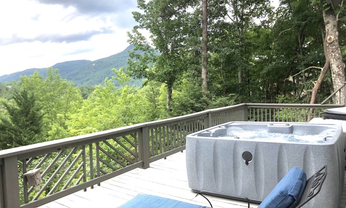 Lake Lure House | Amazing Views Hot Tub In gates of Rumbling Bald CORPORATE DISCOUNT