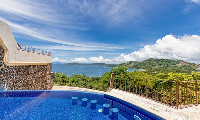 Playa Hermosa Condo | Amazing views of the Pacific from your private infinity pool to Beach