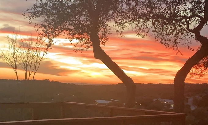 Dripping Springs House | Amazing Views and Reviews! Perfect for all Ages!