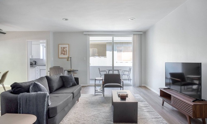Westwood Apartment | Amazing Westwood 2BR w/in-unit w/d, by Blueground