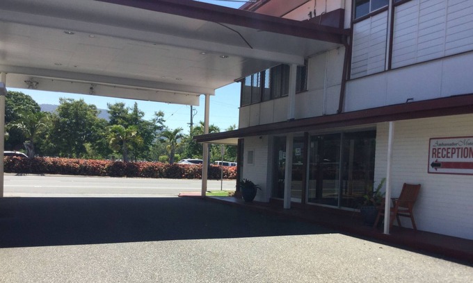 Park Avenue Hotel | Ambassador Motel