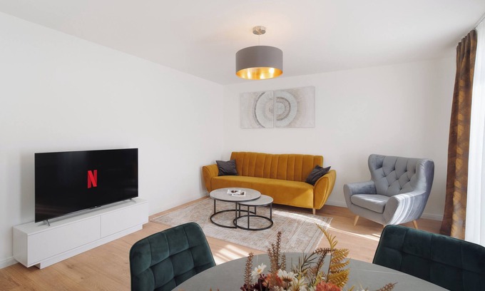 Vinohrady Apartment | Amber - Chic Suite with Terrace & City View