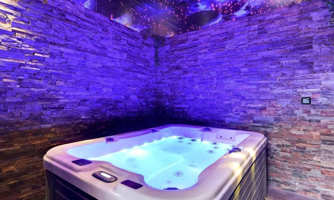 Emaus Hotel | Amber Hotel